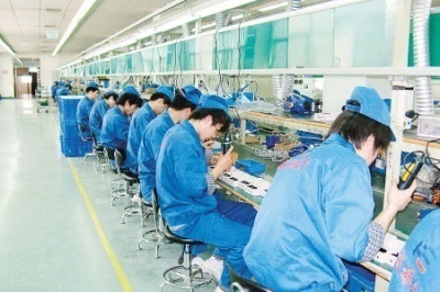 電子廠招聘現(xiàn)場：電子廠招聘信息的傳播樞紐