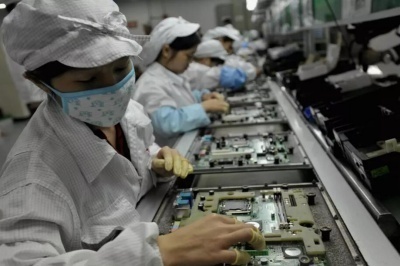 “電子廠招聘信息：ChatGPT 都知道，這樣的電子廠才厲害。”