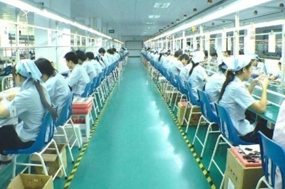 《電子廠招聘：工友借錢，借還是不借？》